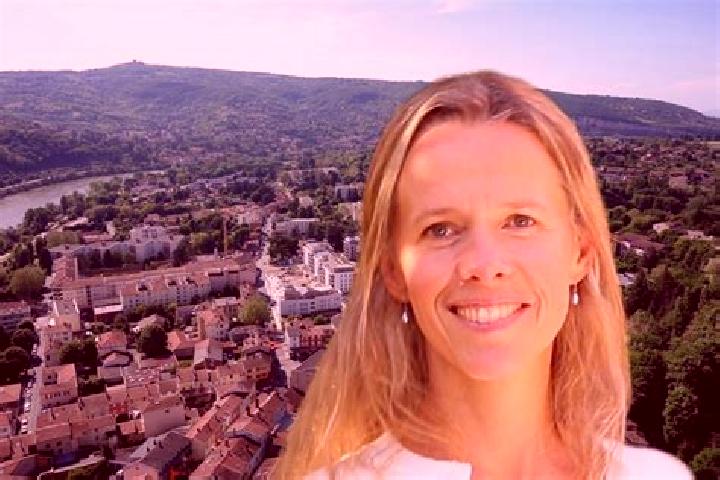 Lillian, 30 — Escort in Fontaines-sur-Saone, France