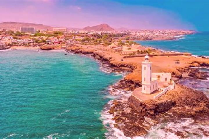 Lillian, 30 — Escort in Palmarejo Grande, Cape Verde