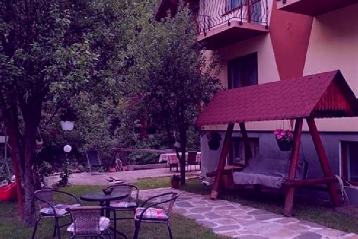 Lillian, 30 — Escort in Susag, Romania