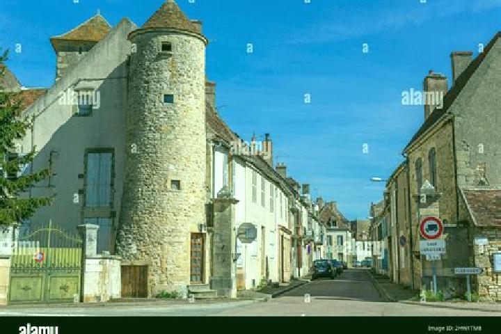 Lillian, 30 — Escort in Tannay, France