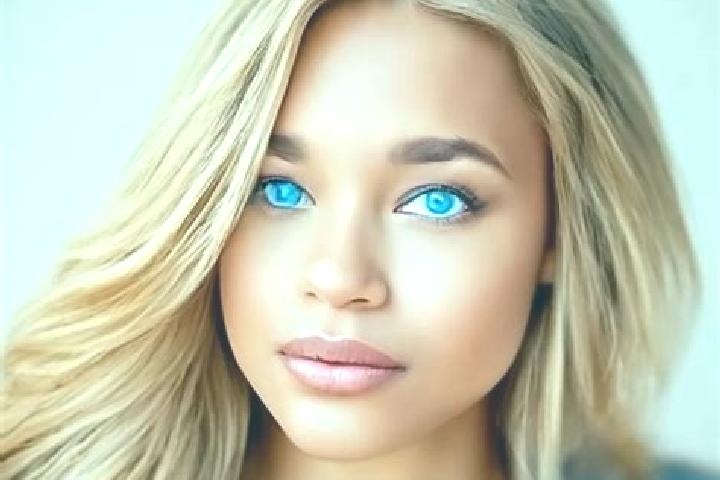 Lillian, 31, a blonde blue-eyed latina companion based in Tworkow. Offering Erotic Massage, Party Girl, OWO. Available for incall and outcall, day and evenin...