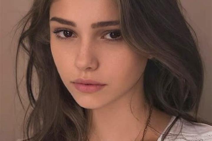 Lillian, 31, a chestnut brown-eyed slavic companion based in Pobershau. Offering OWO, Travel Companion, Deep French Kissing, Massage. Available for incall an...