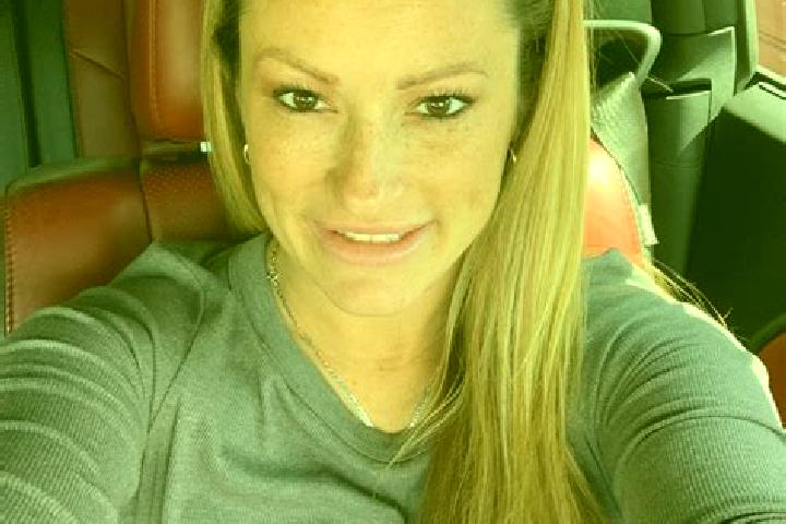 Lillian, 31, a red amber-eyed caucasian companion based in Busag. Offering Couples, Travel Companion, Girlfriend Experience. Available for incall and outcall...