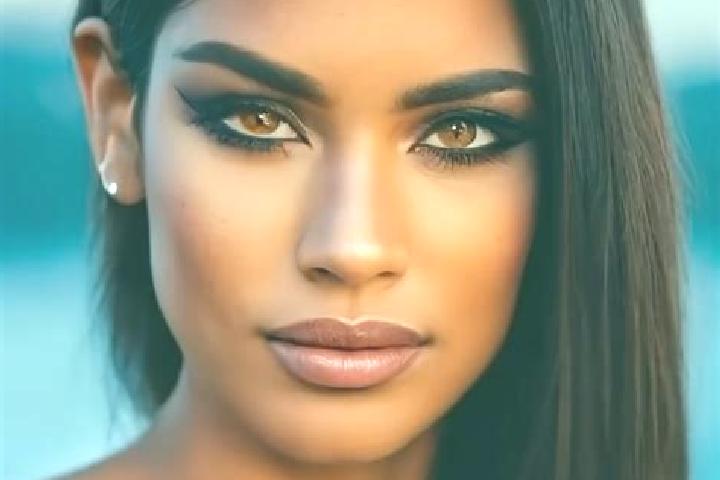 Lillian, 31, a red grey-eyed latina companion based in Colonesti. Offering Travel Companion, Tantra, Couples, 69, Duos. Available for incall and outcall, day...