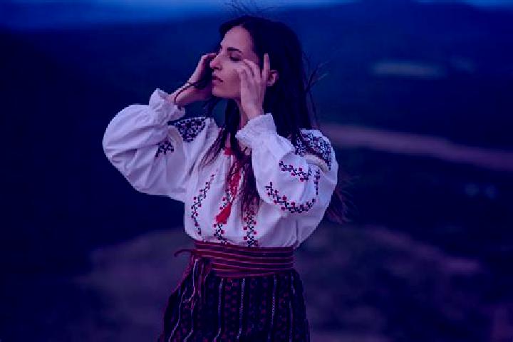 Lillian, 31 — Escort in Cotofenii din Fata, Romania