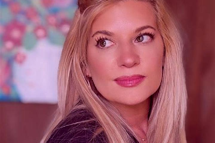 Lillian, 31 — Escort in Elsa, United States