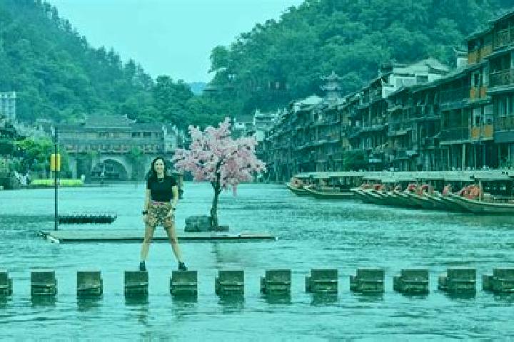 Lillian, 31 — Escort in Fengchuan, China