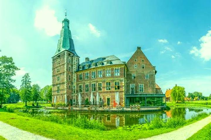 Lillian, 31 — Escort in Lembruch, Germany