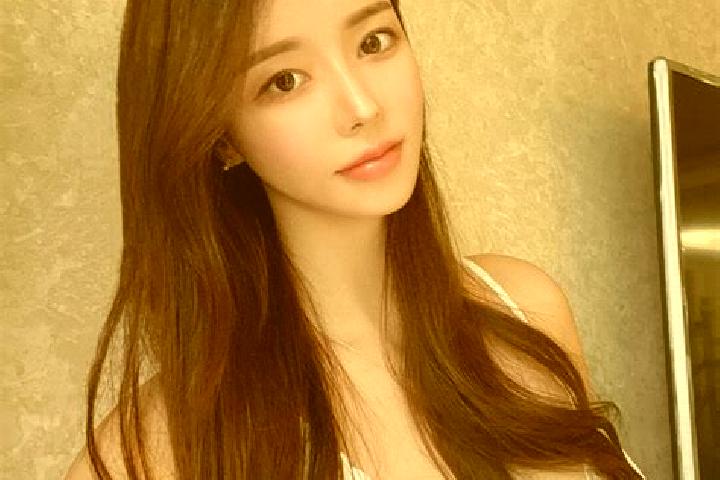Lillian, 31 — Escort in Yujiao, China
