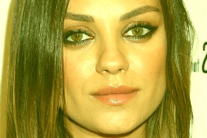 Lillian, 32, a auburn hazel-eyed mixed companion based in Lama dei Peligni. Offering Deep French Kissing, Domination, Erotic Massage, Dinner Date, GFE. Avail...