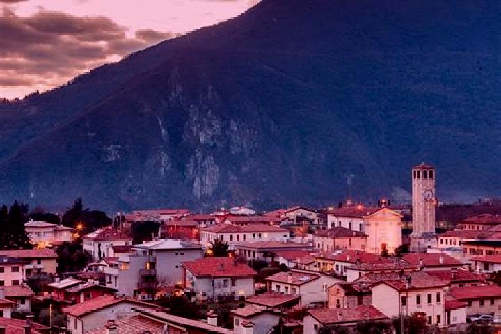 Lillian, 32, a red amber-eyed mixed companion based in Pove del Grappa. Offering GFE, 69, Fetish, Party Girl, OWO. Available for incall and outcall, overnigh...