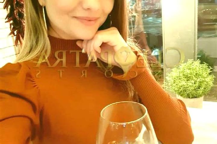 Lillian, 32, a red grey-eyed european companion based in Luogosano. Offering Dinner Date, Overnight, Erotic Massage, OWO, Duos. Available for incall and outc...