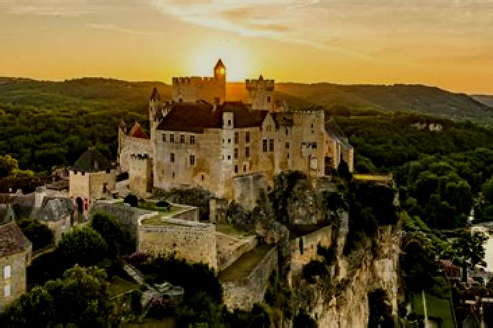 Lillian, 32 — Escort in Beynac-et-Cazenac, France