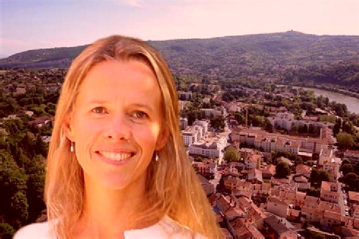 Lillian, 32 — Escort in Fontaines-sur-Saone, France