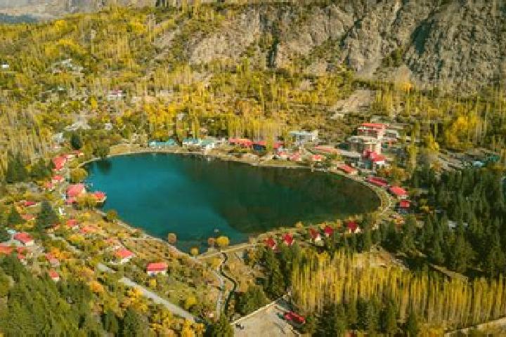 Lillian, 32 — Escort in Kalaswala, Pakistan