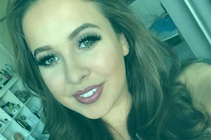 Lillian, 33, a auburn brown-eyed european companion based in El Guante. Offering A-Level, Massage, Dinner Date, Striptease, Overnight. Available for incall a...
