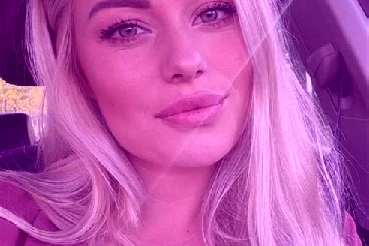 Lillian, 33, a blonde hazel-eyed mediterranean companion based in Przytyk. Offering Party Girl, GFE, Travel Companion, Deep French Kissing, Tantra. Available...