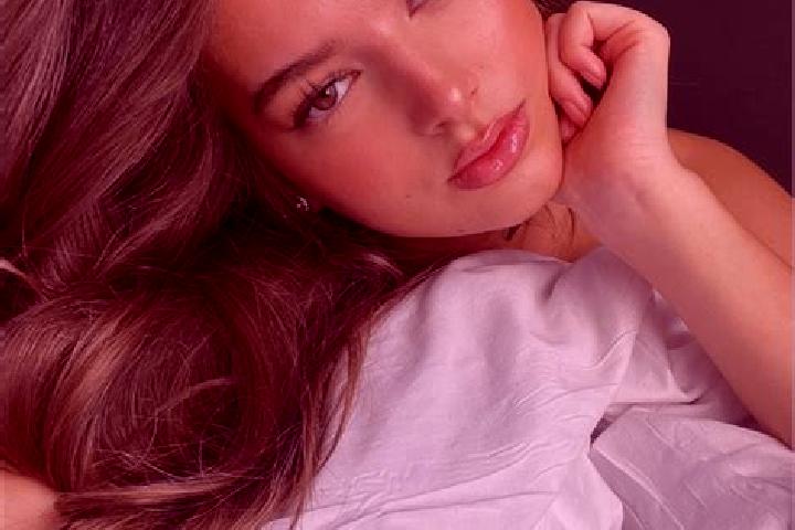 Lillian, 33, a chestnut amber-eyed latina companion based in Yolboyu. Offering Deep French Kissing, Fetish, Erotic Massage. Available for incall and outcall,...