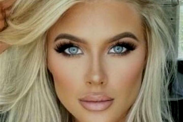 Lillian, 33, a platinum blonde grey-eyed indian companion based in Norwood. Offering Girlfriend Experience, Party Girl, Massage, Tantra, Roleplay. Available ...
