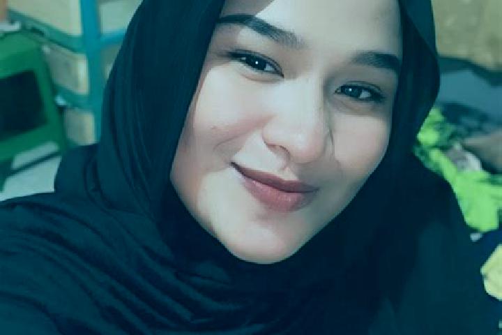 Lillian, 33 — Escort in Liang, Indonesia