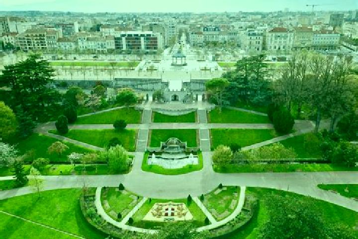 Lillian, 33 — Escort in Valence, France