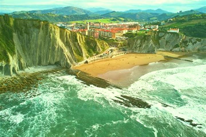 Lillian, 33 — Escort in Zumaia, Spain