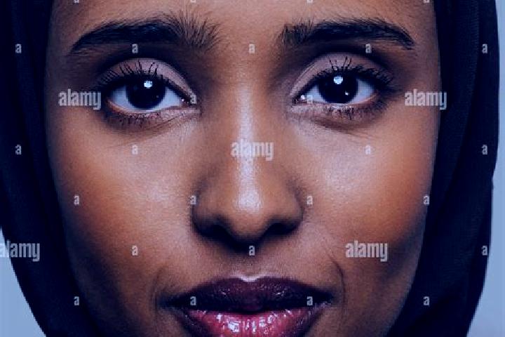 Lillian, 34, a auburn dark-eyed middle eastern companion based in Mamak. Offering GFE, Travel Companion, Deep French Kissing, Erotic Massage, Domination. Ava...