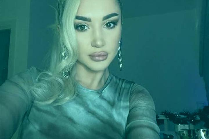 Lillian, 34, a black grey-eyed european companion based in Moshi. Offering Party Girl, OWO, Travel Companion, Dinner Date, 69. Available for incall and outca...