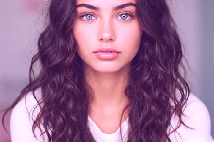 Lillian, 34, a brunette amber-eyed mediterranean companion based in Zalakomar. Offering BDSM, Erotic Massage, Prostate Massage. Available for incall and outc...