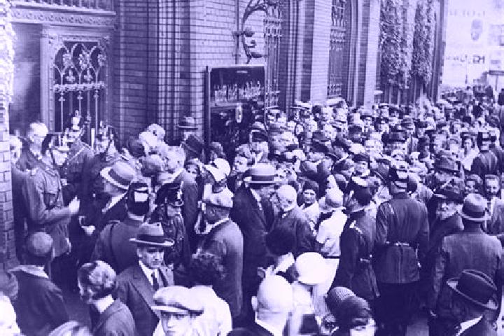 Lillian, 34, a brunette brown-eyed caribbean companion based in Weimar. Offering Tantra, A-Level, Deep French Kissing, Erotic Massage. Available for incall a...