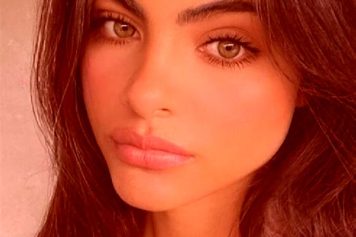 Lillian, 34, a brunette dark-eyed middle eastern companion based in Hardy. Offering Erotic Massage, Overnight, OWO. Available for incall and outcall, overnig...