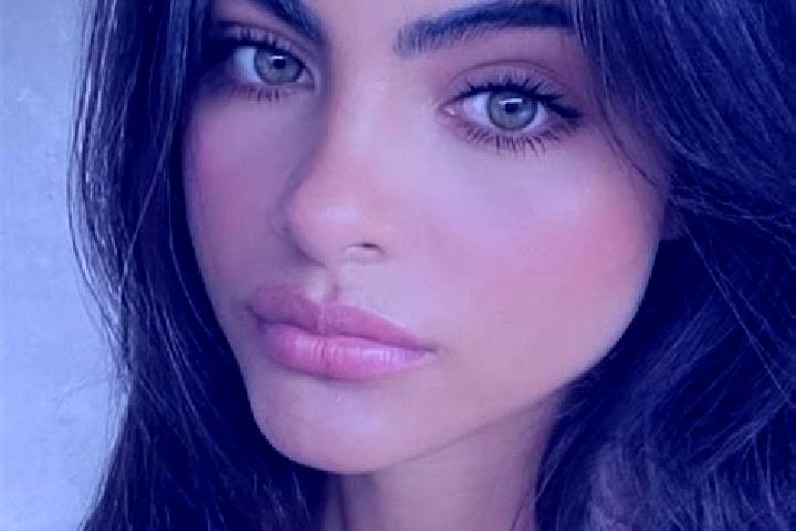 Lillian, 34, a brunette green-eyed middle eastern companion based in Roncadello. Offering Dinner Date, Prostate Massage, Overnight, BDSM. Available for incal...