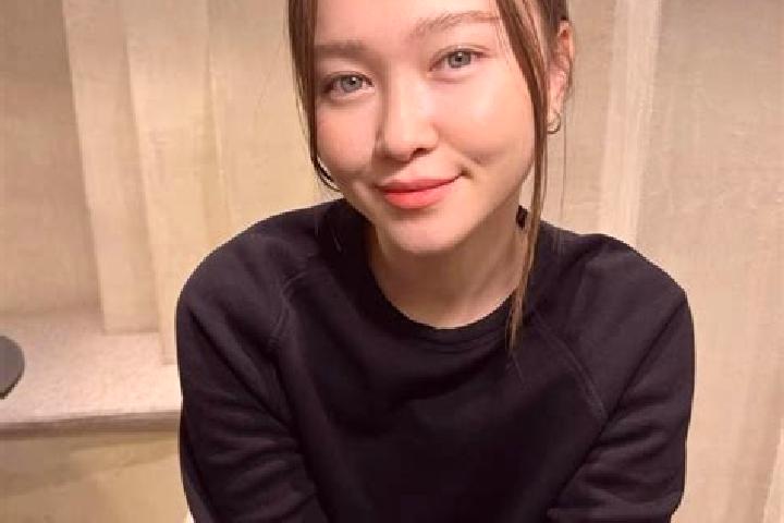 Lillian, 34, a dark blonde blue-eyed asian companion based in Gacheta. Offering Fetish, Dinner Date, 69, Travel Companion, Girlfriend Experience. Available f...