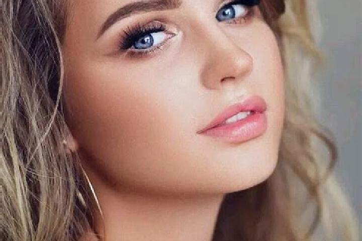 Lillian, 34, a dark blonde blue-eyed ebony companion based in La Saussaye. Offering Duos, A-Level, Massage, Tantra, CIM. Available for incall and outcall, da...