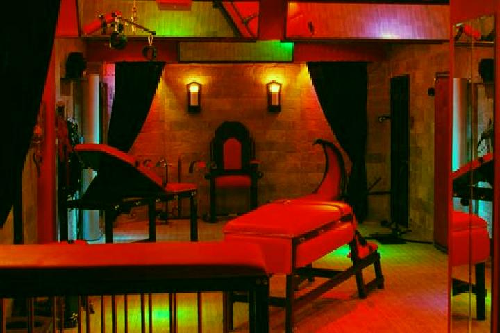 Lillian, 34, a red green-eyed caribbean companion based in Brioude. Offering Striptease, Prostate Massage, 69, Fetish, BDSM. Available for incall and outcall...