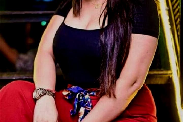 Lillian, 34 — Escort in Malini, Romania