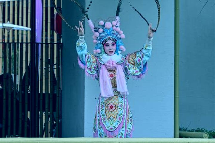 Lillian, 34 — Escort in Qinshan, China
