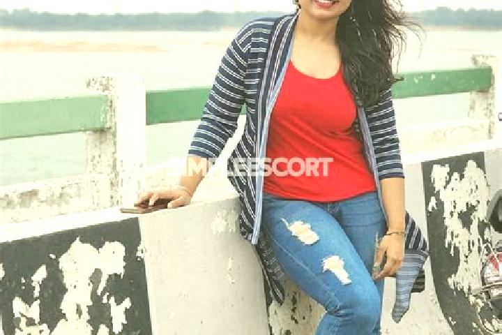 Lillian, 34 — Escort in Sangli, India