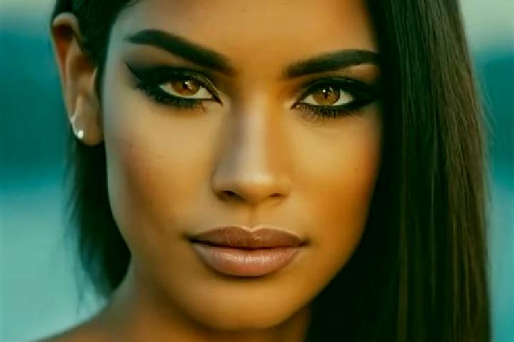 Lillian, 35, a red amber-eyed latina companion based in Zol noye. Offering Girlfriend Experience, Party Girl, Travel Companion, Couples. Available for incall...