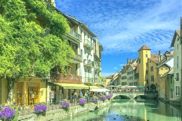 Lillian, 35 — Escort in Emmerin, France