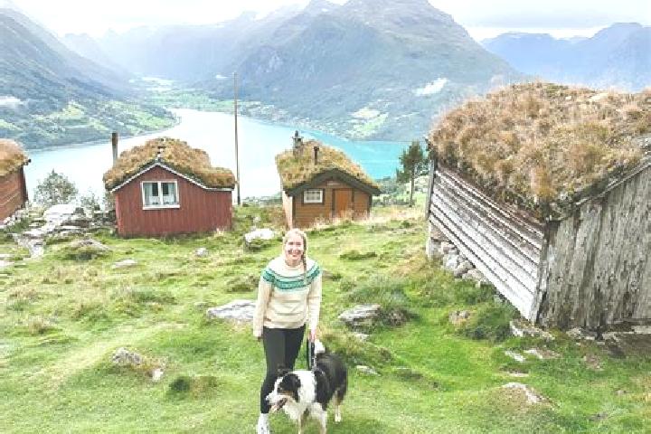 Lillian, 35 — Escort in Hermansverk, Norway