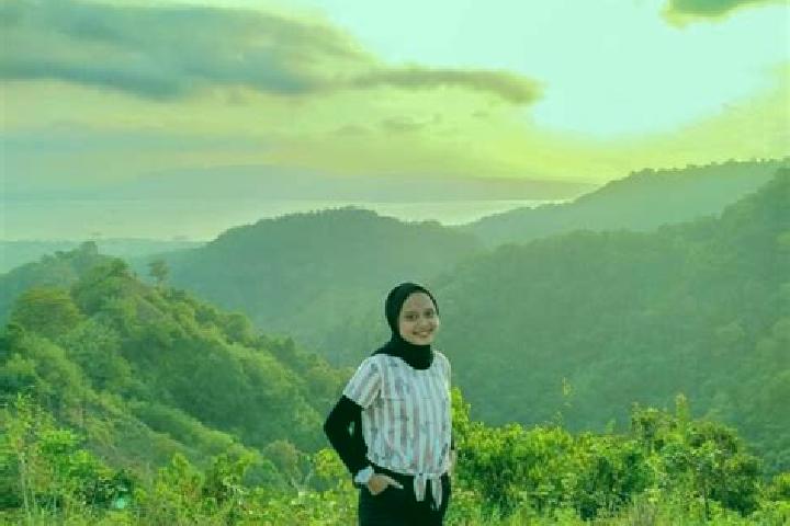 Lillian, 35 — Escort in Kalipuro, Indonesia