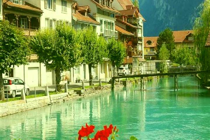 Lillian, 35 — Escort in Kloten / Holberg, Switzerland