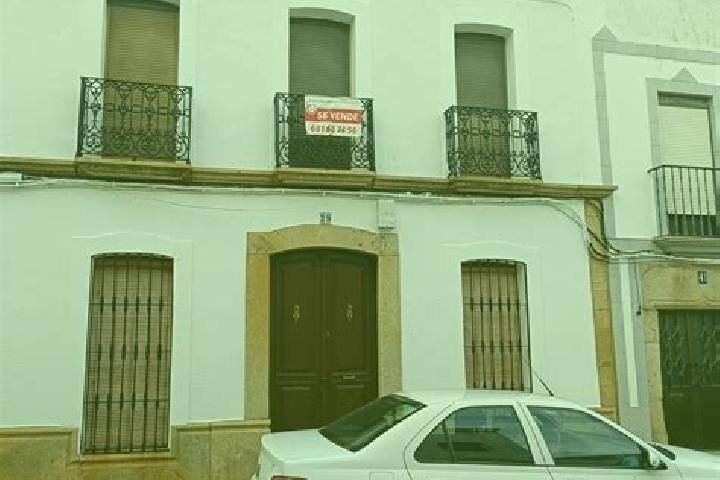 Lillian, 35 — Escort in Monterrubio de la Serena, Spain