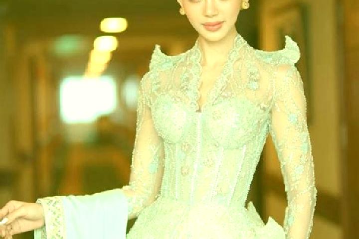 Lillian, 35 — Escort in Yawnghwe, Myanmar