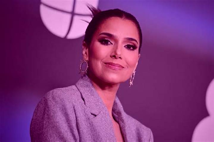 Lillian, 36, a auburn grey-eyed latina companion based in Paradeisi. Offering Travel Companion, Girlfriend Experience, CIM, A-Level, Party Girl. Available fo...