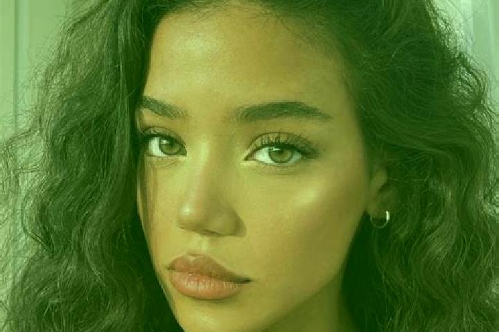 Lillian, 36, a black brown-eyed mixed companion based in Butterfly. Offering GFE, Roleplay, 69. Available for incall and outcall, day and evening dates.