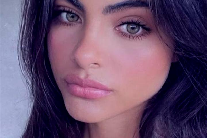 Lillian, 36, a black green-eyed european companion based in Delabole. Offering A-Level, Girlfriend Experience. Available for incall and outcall, day and even...