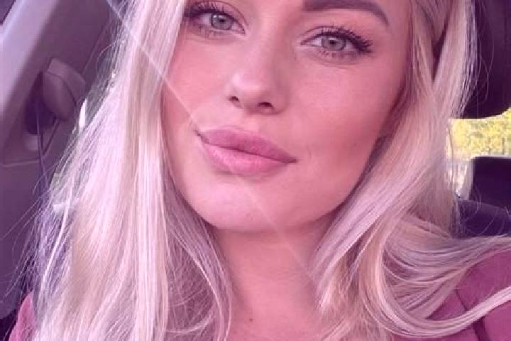 Lillian, 36, a blonde hazel-eyed ebony companion based in San Antonio Chiverias. Offering Overnight, Domination, Travel Companion, Roleplay, Dinner Date. Ava...