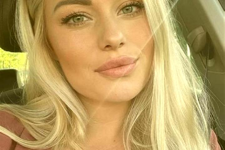 Lillian, 36, a blonde hazel-eyed mediterranean companion based in Angel Diaz. Offering Duos, GFE, Couples, Deep French Kissing. Available for incall and outc...